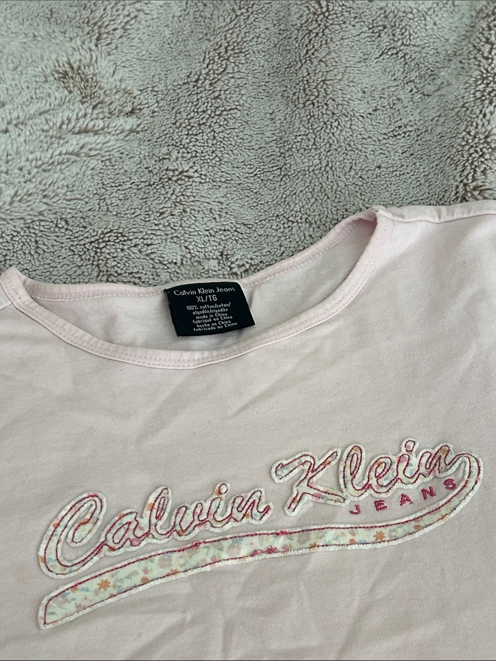 Calvin Klein tee - Picture 2 of 8